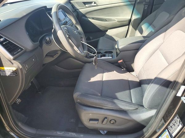 2017 HYUNDAI TUCSON — DENT