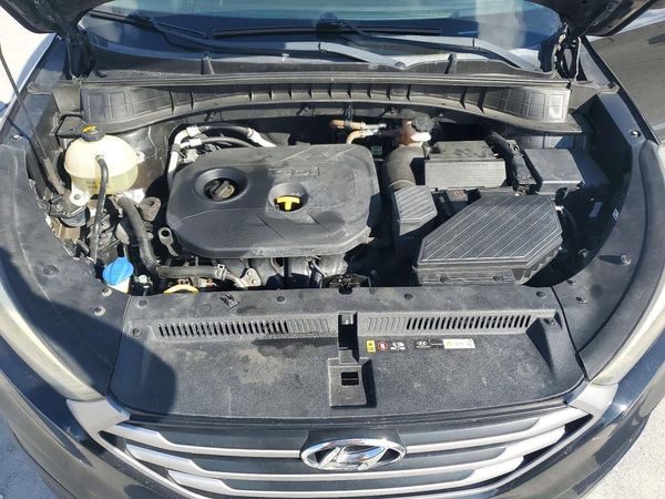 2017 HYUNDAI TUCSON — Engine bay
