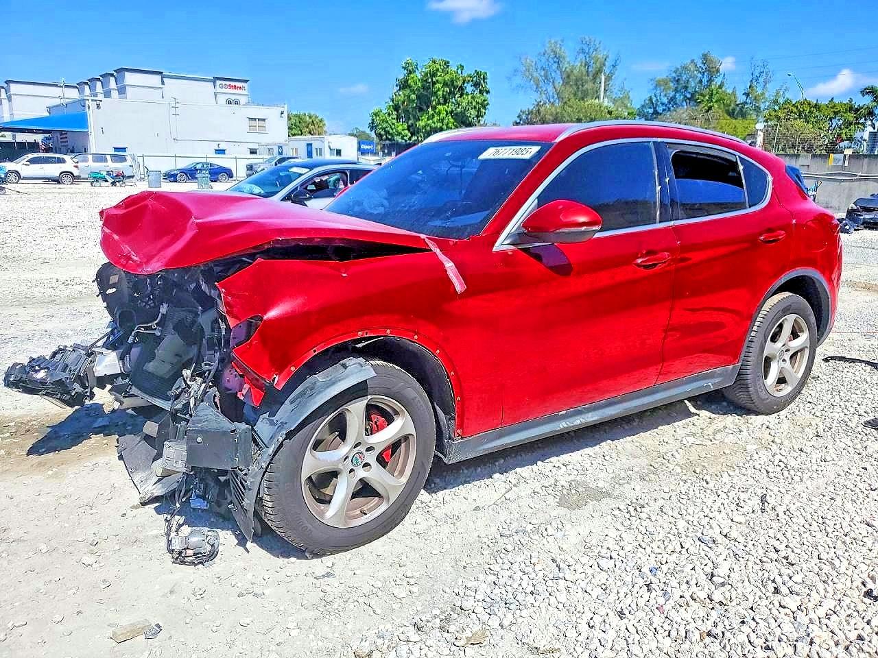 2018 ALFA ROMEO STELVIO — Front 3/4