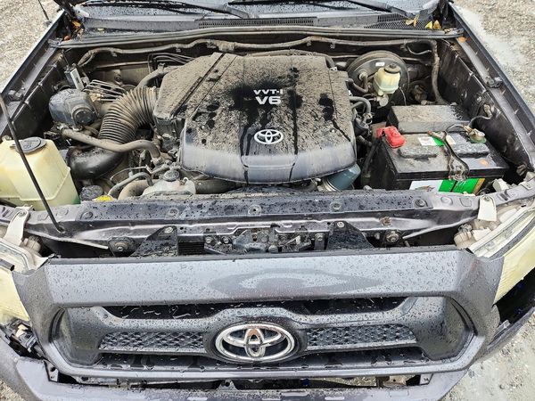 2014 TOYOTA TACOMA Delux Grade — Engine bay