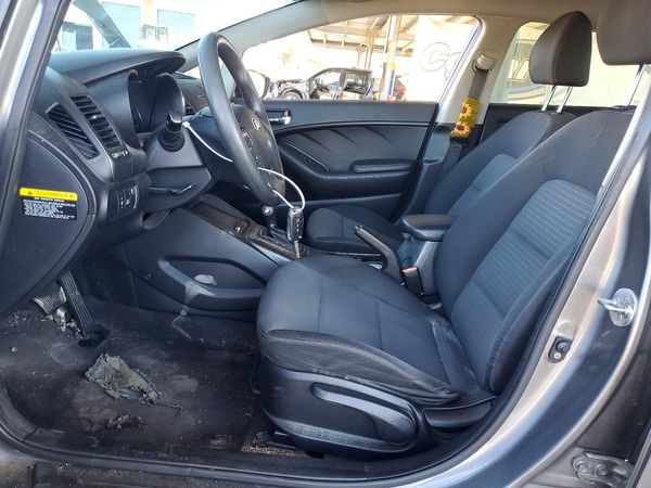 2016 KIA FORTE — DENT