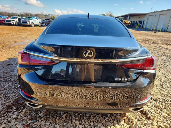 2022 LEXUS ES