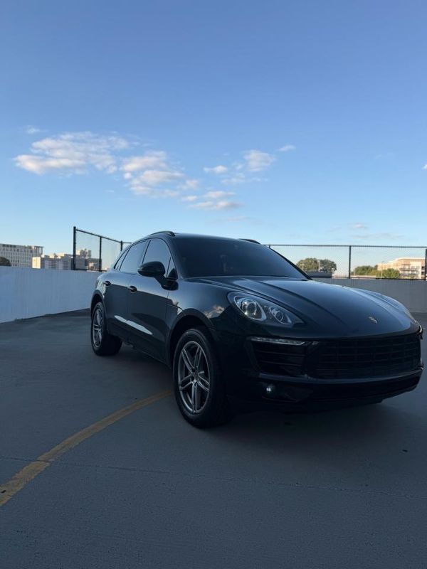 2017 PORSCHE MACAN