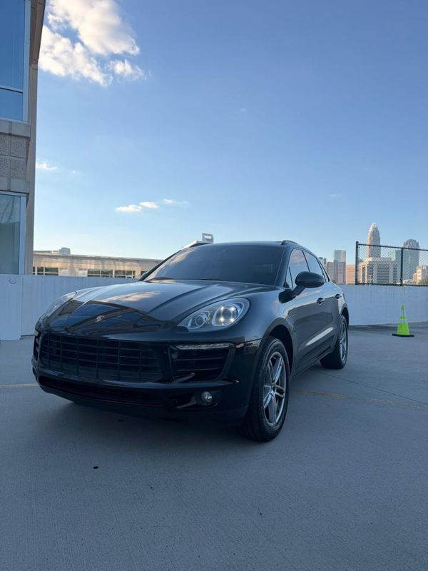 2017 PORSCHE MACAN