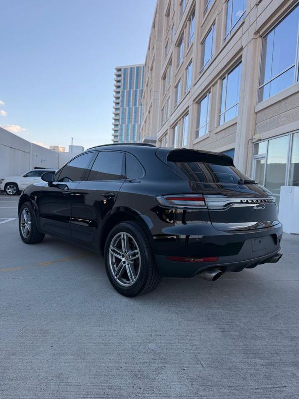 2017 PORSCHE MACAN
