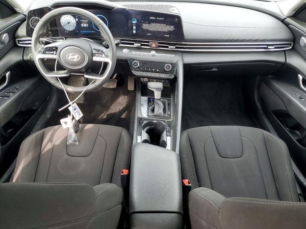2024 HYUNDAI ELANTRA SEL w/ Convenience Pkg