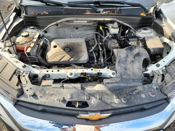 2021 CHEVROLET TRAILBLAZE LT — Engine bay