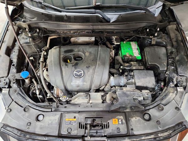 2021 MAZDA CX-5 Touring — Engine bay