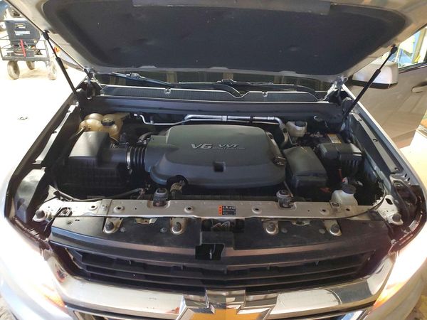 2018 CHEVROLET COLORADO LT — Engine bay
