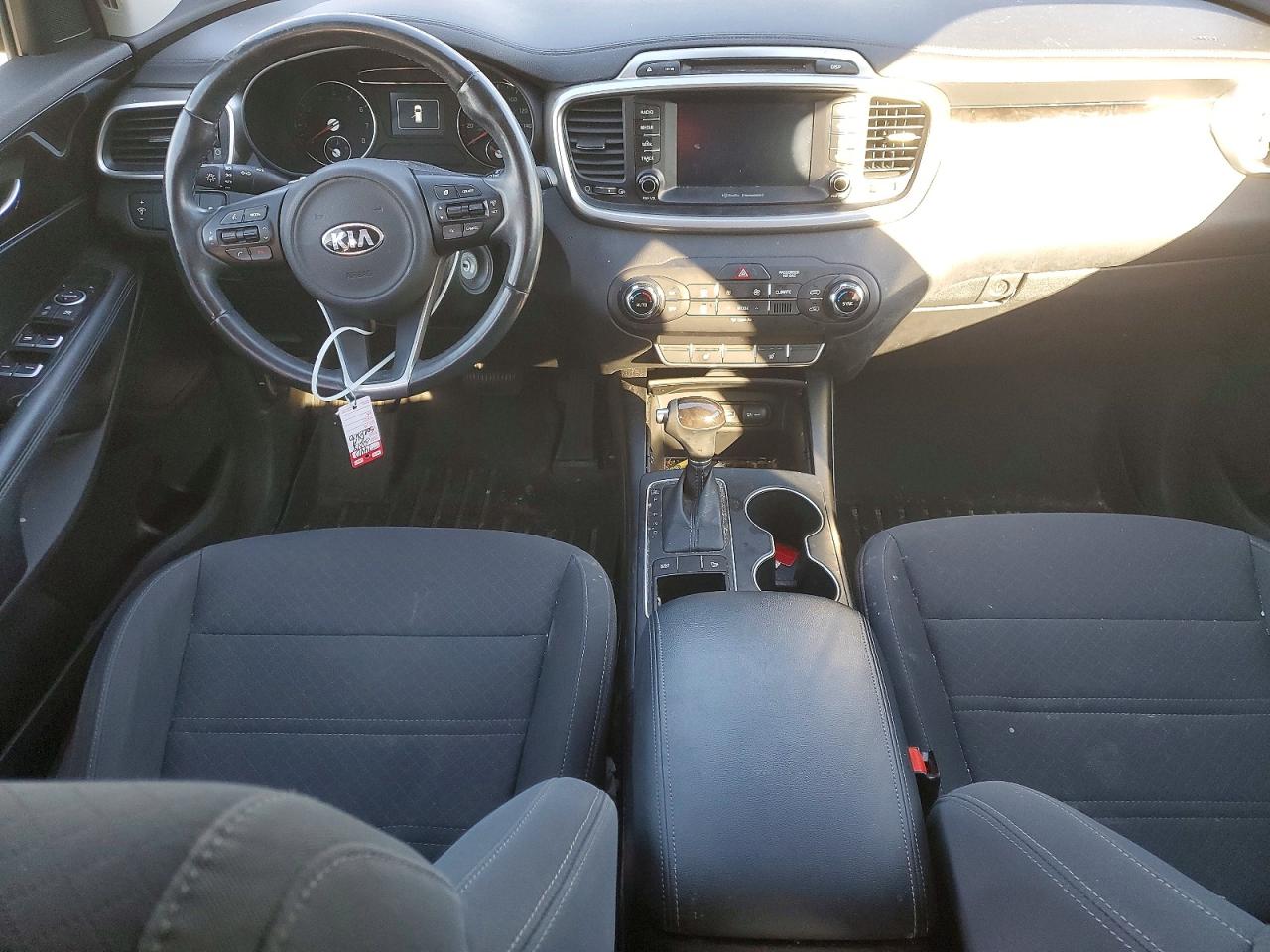 2018 KIA SORENTO L, LX