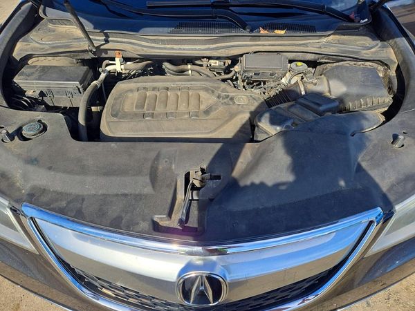 2014 ACURA MDX SH-AWD Tech Ent — Engine bay