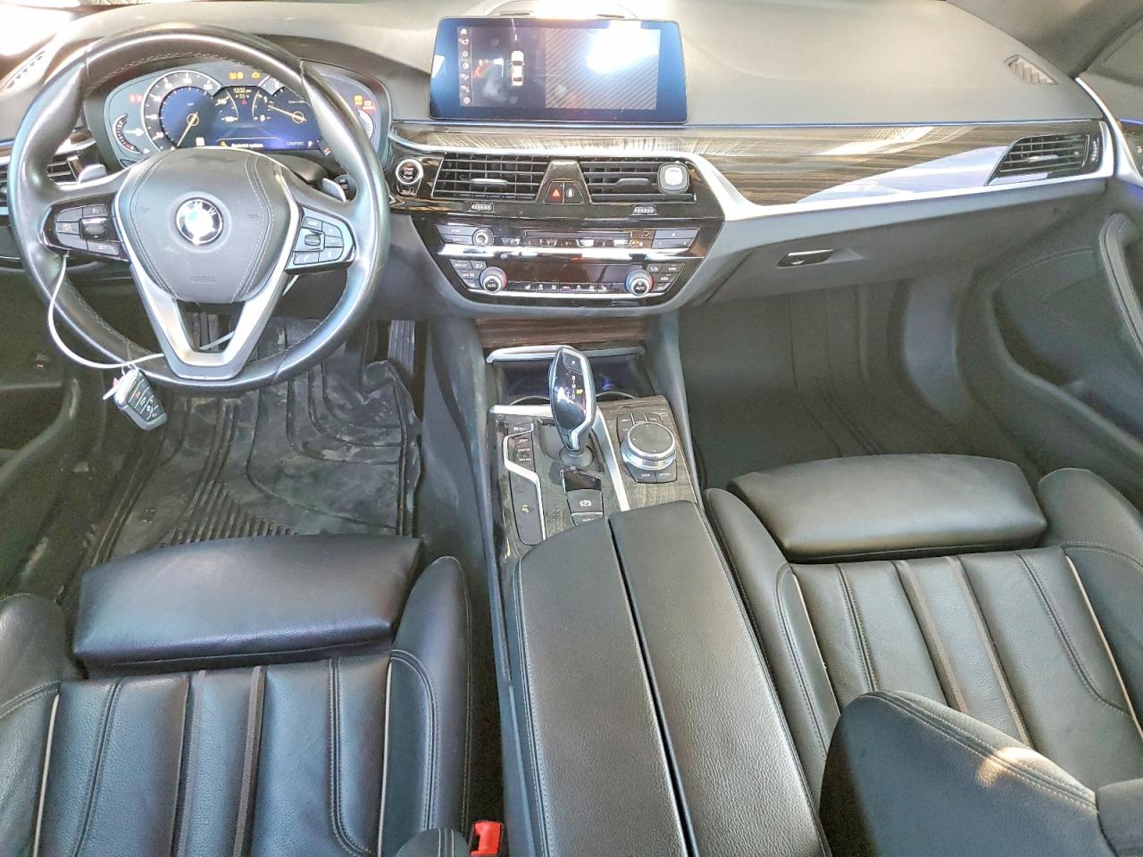 2019 BMW 530
