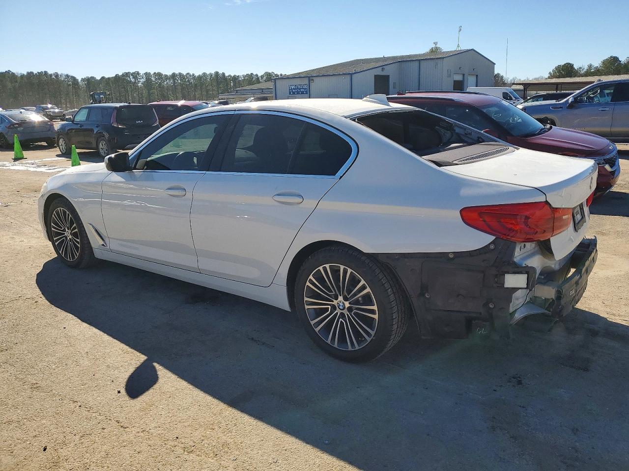2019 BMW 530