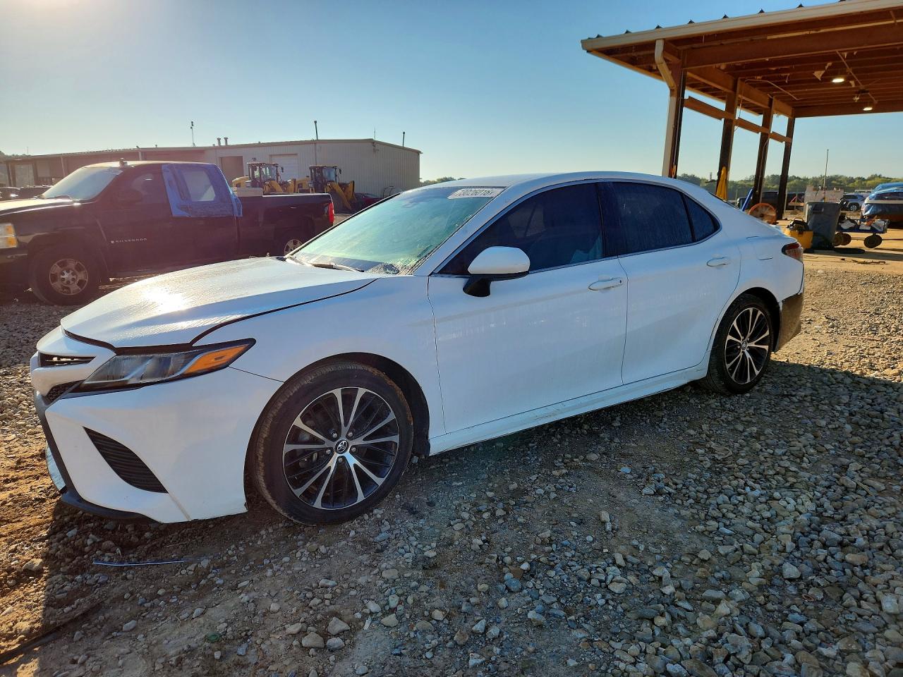 2018 TOYOTA CAMRY — Front 3/4