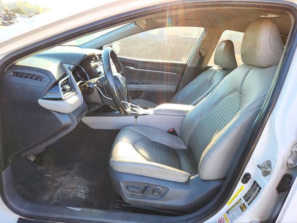 2018 TOYOTA CAMRY — DENT