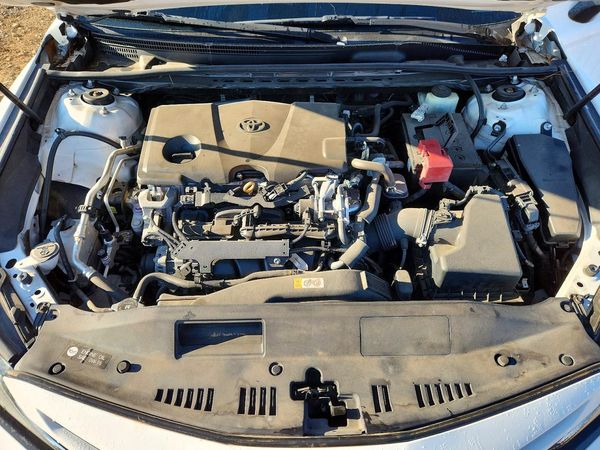2018 TOYOTA CAMRY — Engine bay