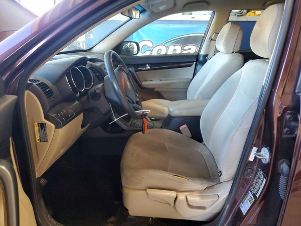 2013 KIA SORENTO Base / LX — DENT