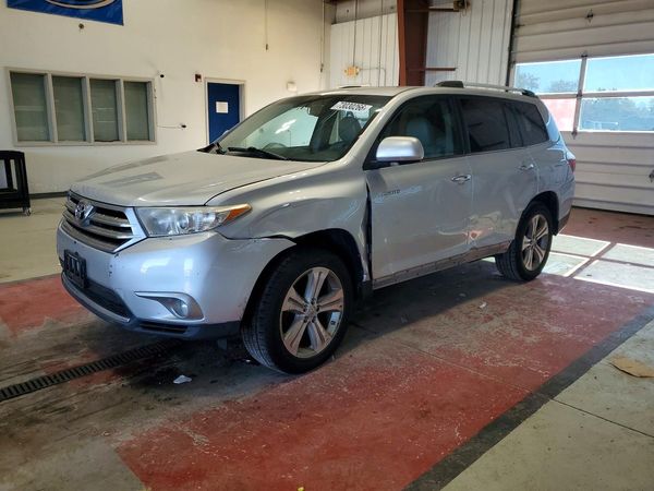 2013 TOYOTA HIGHLANDER Base/Hybrid — Front 3/4