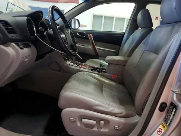 2013 TOYOTA HIGHLANDER Base/Hybrid — DENT