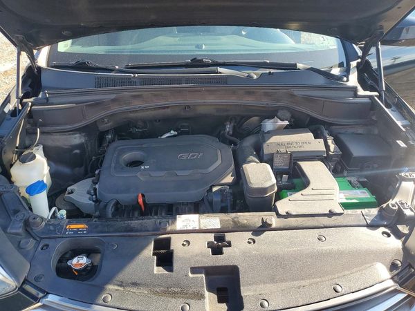 2017 HYUNDAI SANTA FE — Engine bay