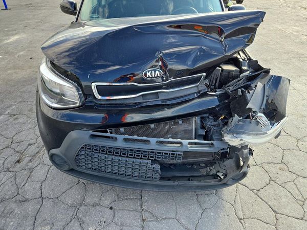 2016 KIA SOUL Plus — Engine bay