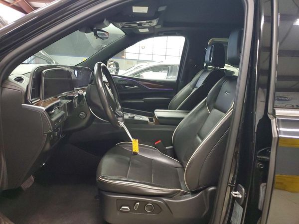 2021 CADILLAC ESCALADE Premium Luxury — DENT
