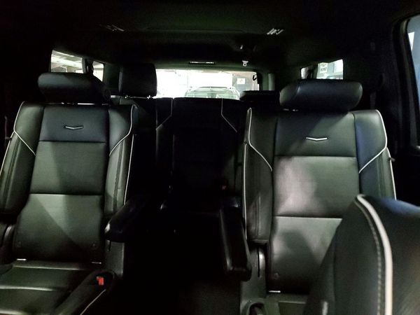 2021 CADILLAC ESCALADE Premium Luxury — SUVN