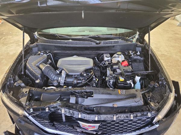 2024 CADILLAC XT6 Premium Luxury Platinum — Engine bay