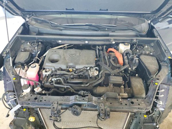 2023 TOYOTA RAV4 XLE — Engine bay