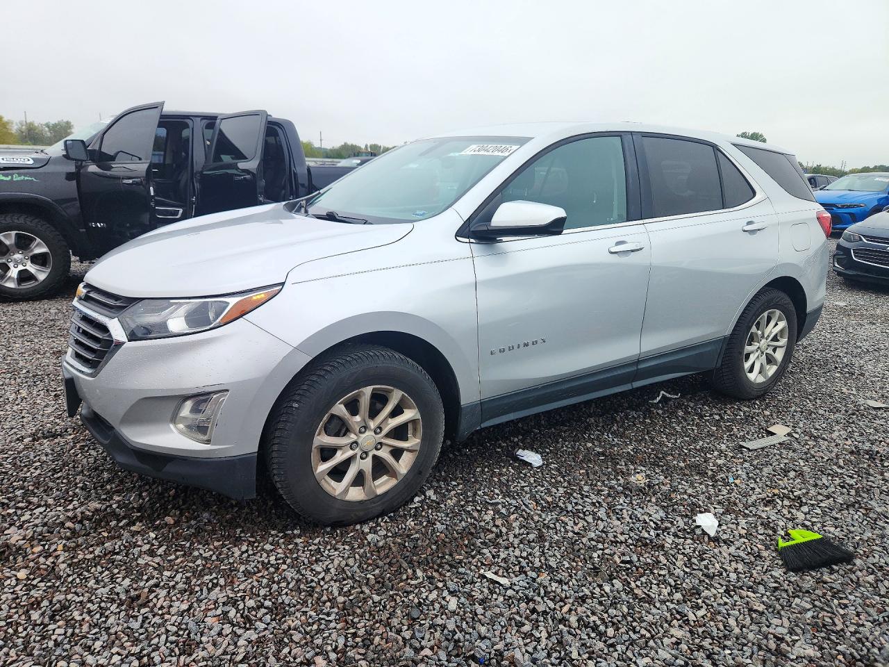 2018 CHEVROLET EQUINOX LT (1LT) — Front 3/4