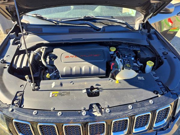 2018 JEEP COMPASS — Engine bay