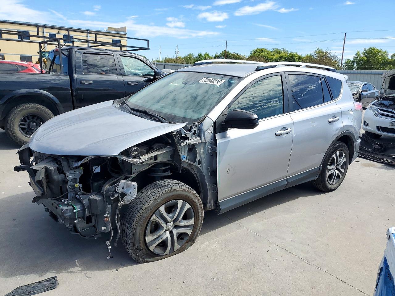 2018 TOYOTA RAV4 LE — Front 3/4