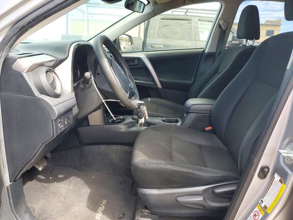 2018 TOYOTA RAV4 LE — DENT