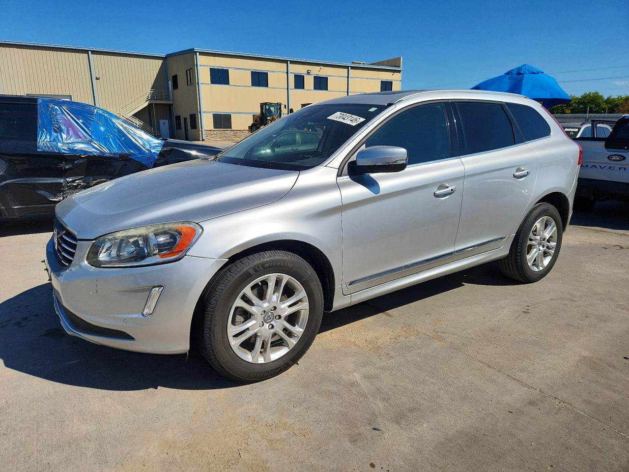2014 VOLVO XC60 — Front 3/4