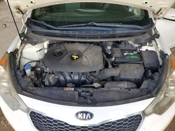 2015 KIA FORTE — Engine bay