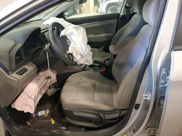2020 HYUNDAI ELANTRA — DENT