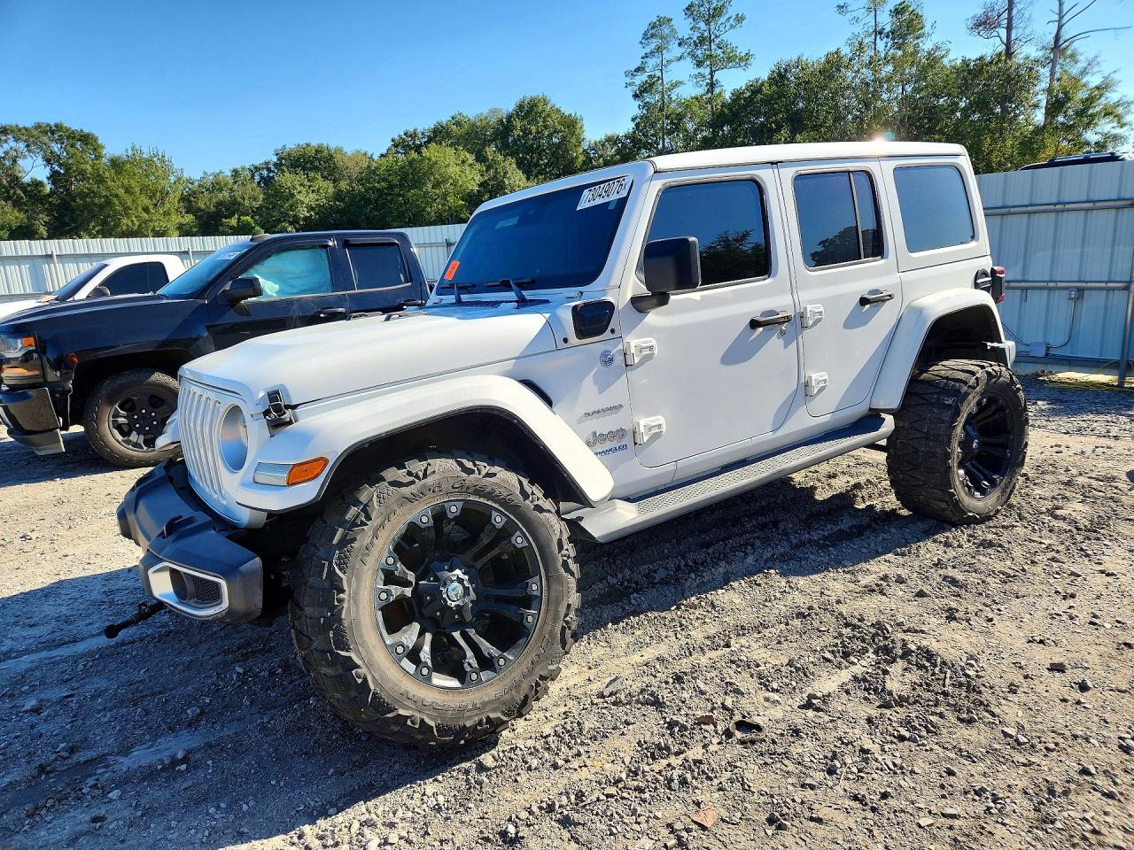 2021 JEEP WRANGLER Unlimited Sahara 4XE — Front 3/4