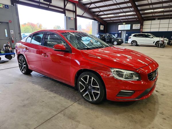 2018 VOLVO S60 Dynamic — Passenger 3/4