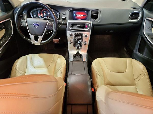 2018 VOLVO S60 Dynamic — CKPT