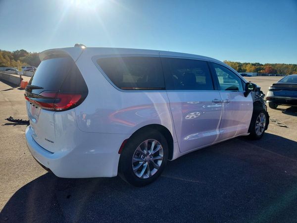 2027 CHRYSLER PACIFICA Limited — PSRA