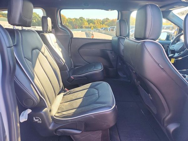 2027 CHRYSLER PACIFICA Limited — PSRS
