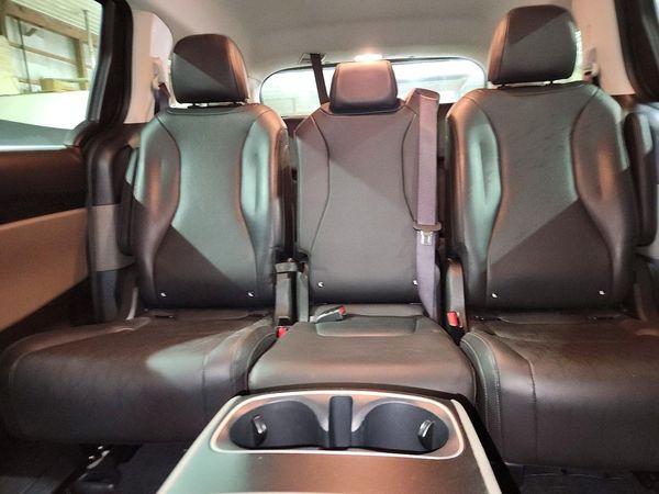 2026 KIA CARNIVAL LX, LXS — SUVN