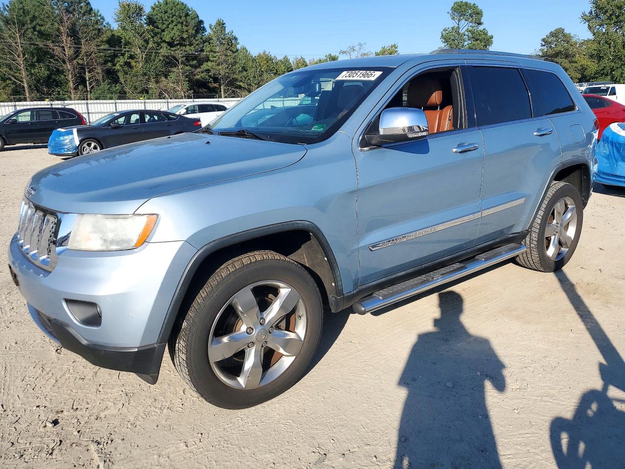 2012 JEEP CHEROKEE Overland — Front 3/4