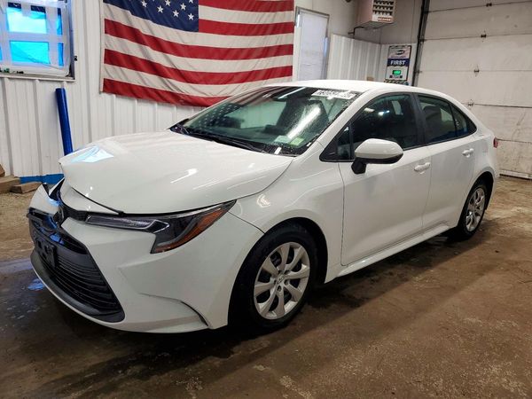 2026 TOYOTA COROLLA LE — Front 3/4