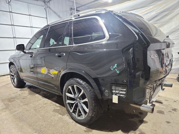 2018 VOLVO XC90 Momentum — DSRA