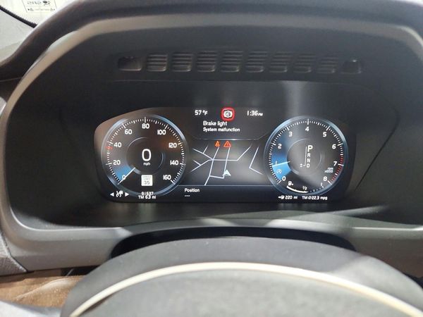 2018 VOLVO XC90 Momentum — ODOM