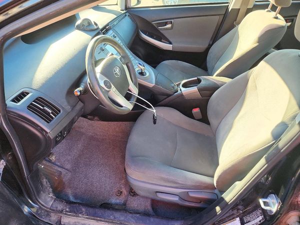 2015 TOYOTA PRIUS — DENT