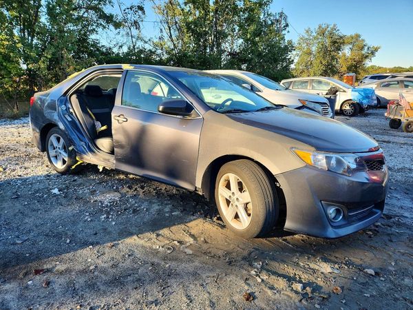 2013 TOYOTA CAMRY — Passenger 3/4