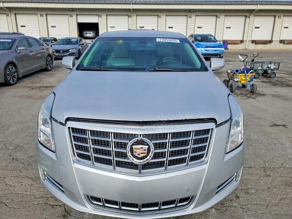 2014 CADILLAC XTS Luxury