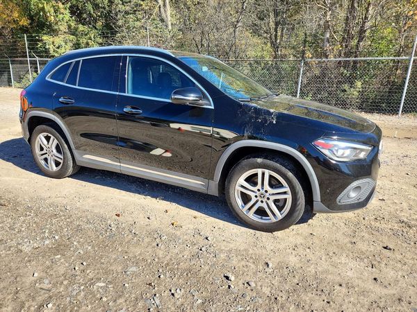 2021 MERCEDES-BENZ GLA GLA250-4M — Passenger 3/4